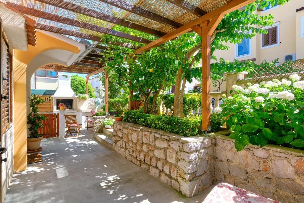 Apartments Enna Mali Losinj Exterior photo